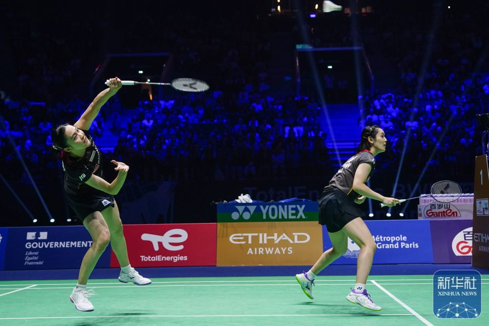 却也折射出 却也折射出